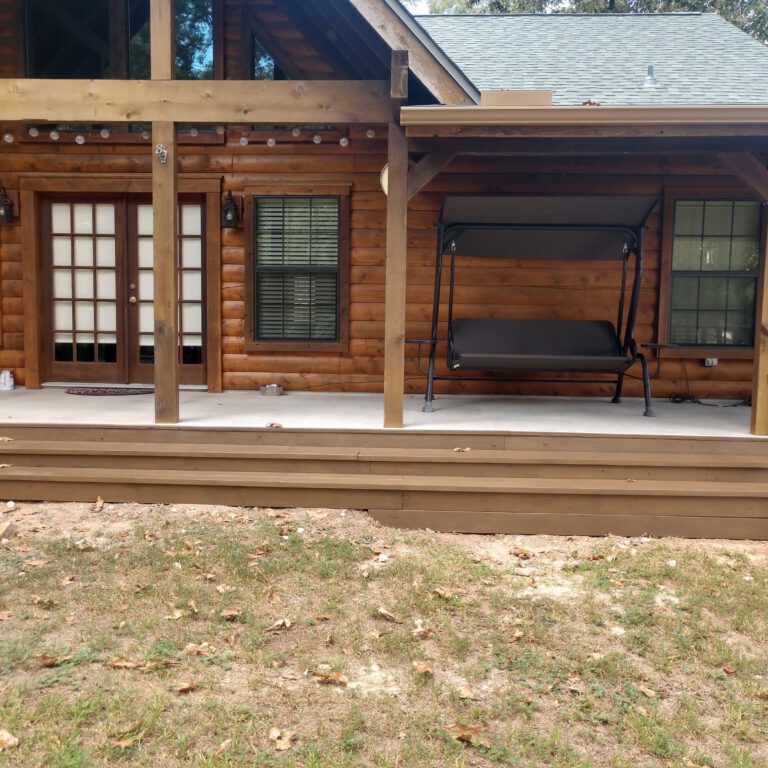 outdoor patio with bench